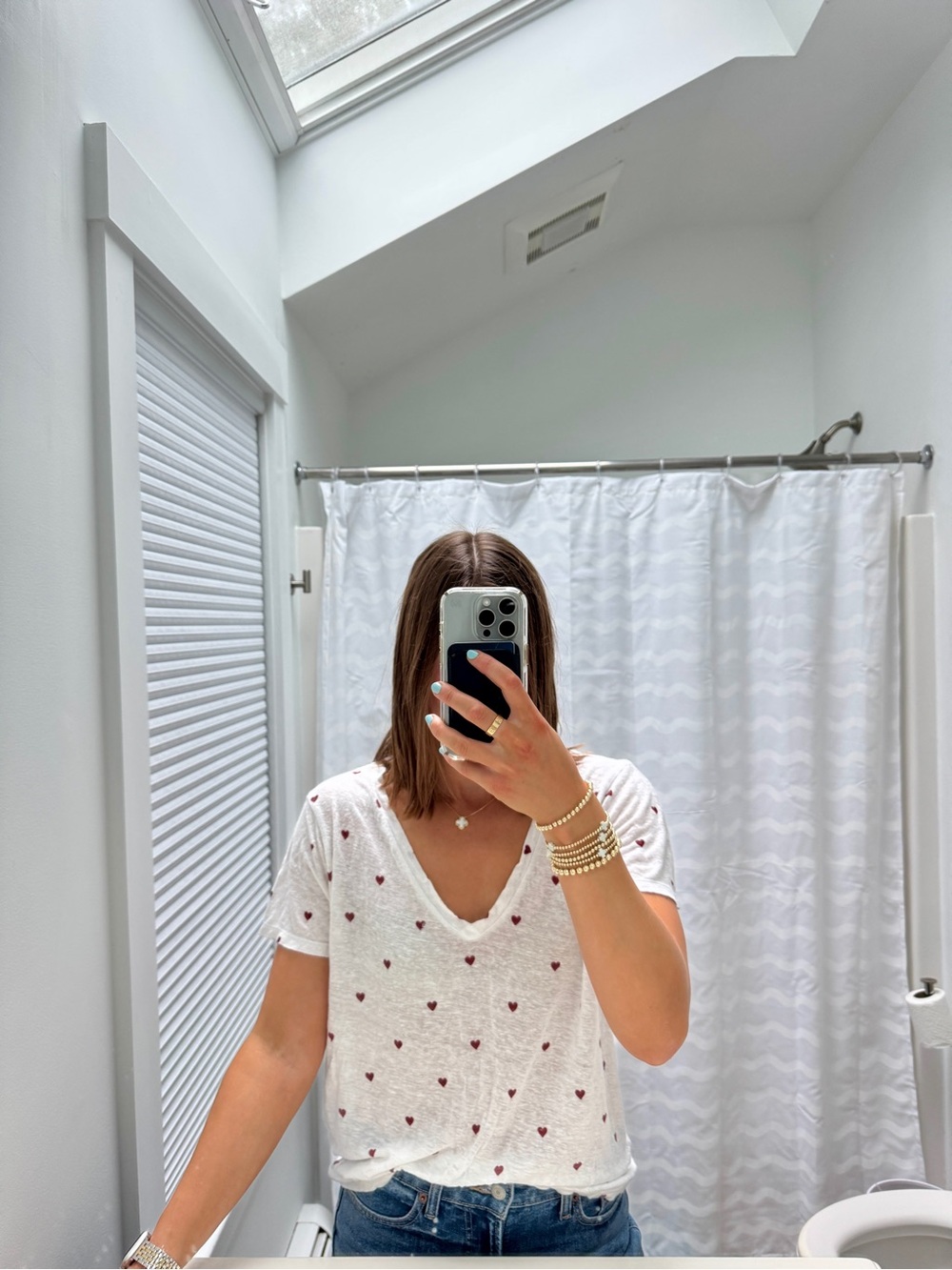 Rails Women’s White V-Neck Heart Print Tee size medium